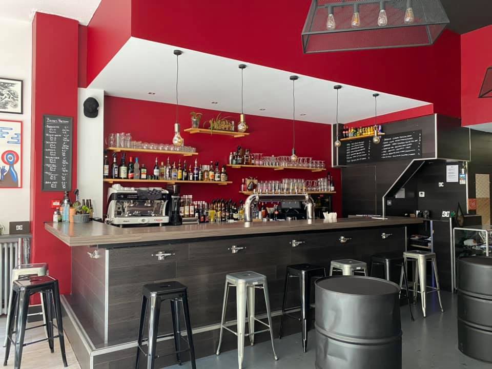 Division Skateshop Bar