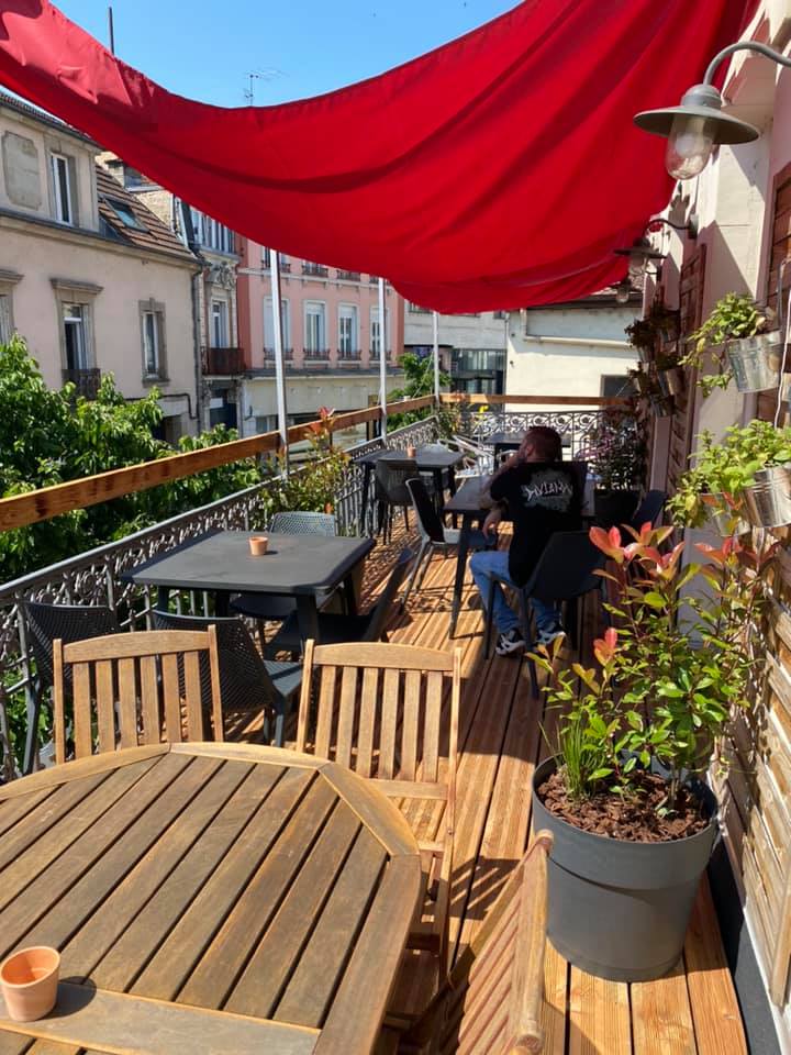 Division Skateshop Bar