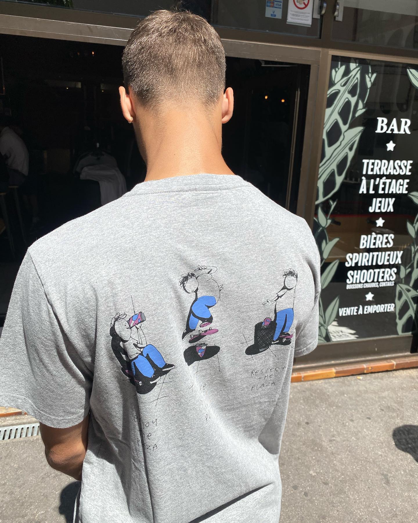 Division Skateshop Bar