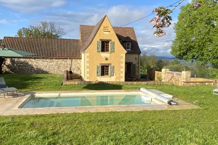 Maison 6 personnes Proche Sarlat avec Piscine chauffée « Sur la colline’
