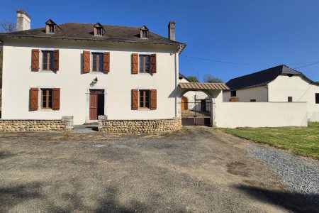 Charmante maison – Terrasse, Piscine – Près de Pau